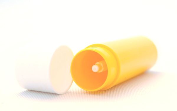 Lippenstifthülse gelb (Kappe weiß)