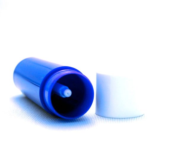 Lippenstifthülse blau (Kappe weiß)